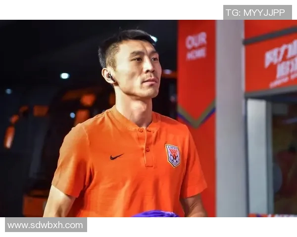 西安足球队团队协作引发热议球迷与专家各执己见探讨争议原因