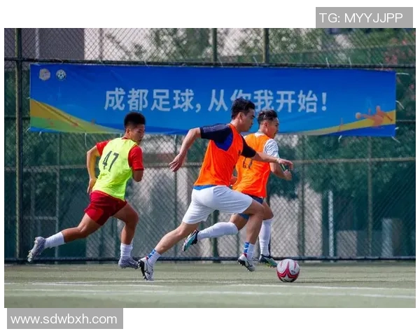 成都足球队的灵活性探讨与发展潜力分析 成都足球队的灵活性探讨与发展潜力分析