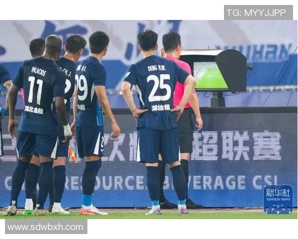 武汉足球队的团队协作之道：凝聚力与默契的完美结合