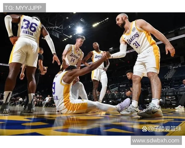 湖人对决热火央视直播精彩赛事回顾与分析