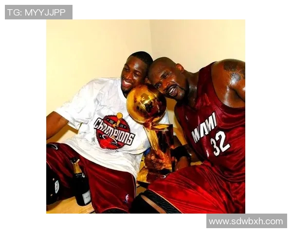 韦德与詹姆斯巅峰对决四十年传奇重温篮球历史的辉煌瞬间