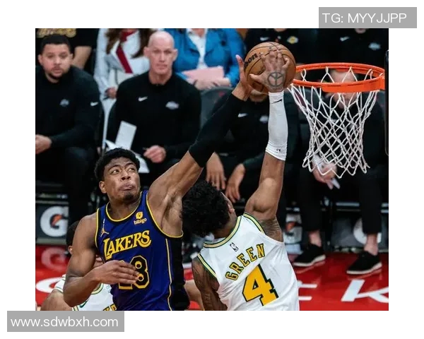 2018年火箭与湖人对决回顾：经典时刻与精彩瞬间的全面分析